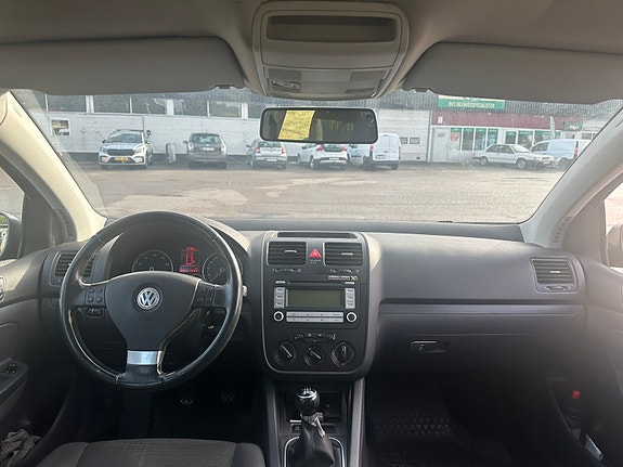 Volkswagen Golf V 7 of 7