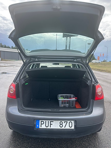Volkswagen Golf V 5 of 7