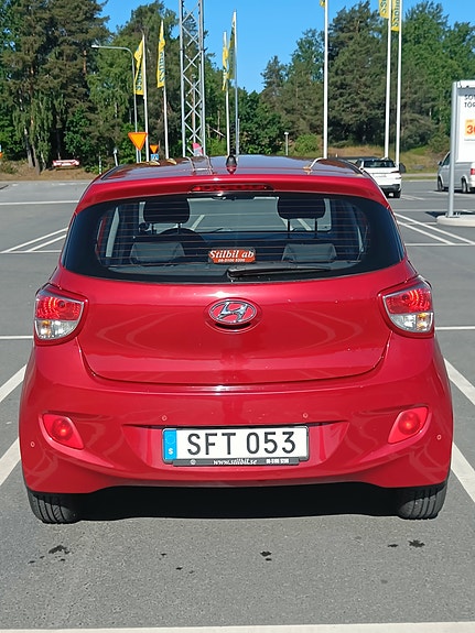 Hyundai i10 3 of 15