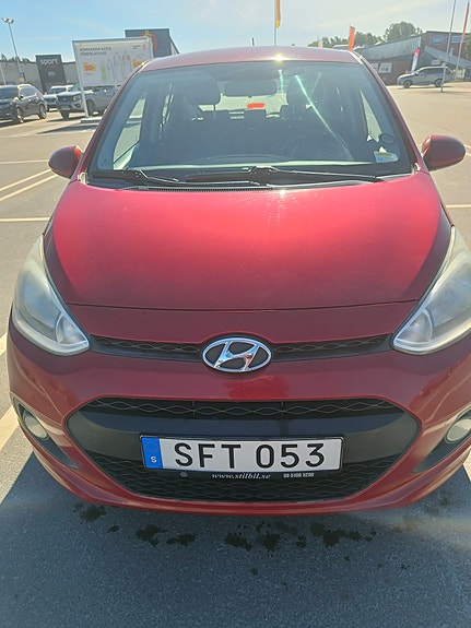 Hyundai i10 4 of 15