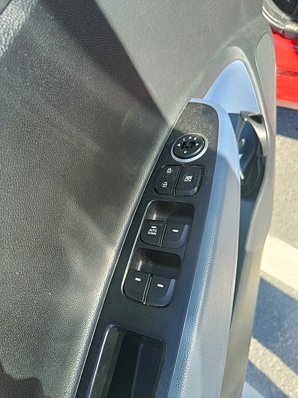 Hyundai i10 14 of 15