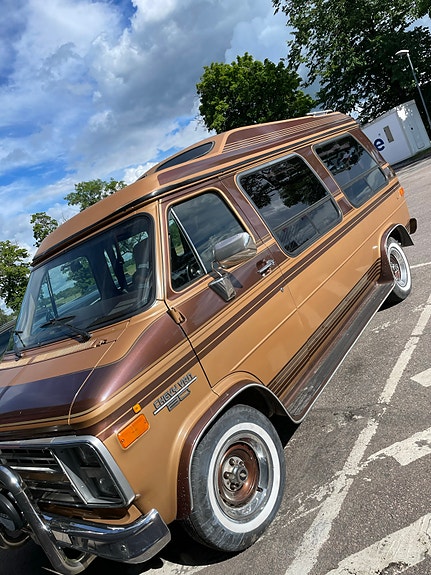 Chevrolet G20 3 of 5