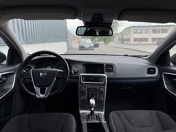 Volvo V60 10 of 13
