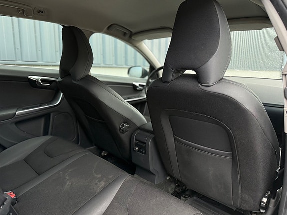 Volvo V60 13 of 13