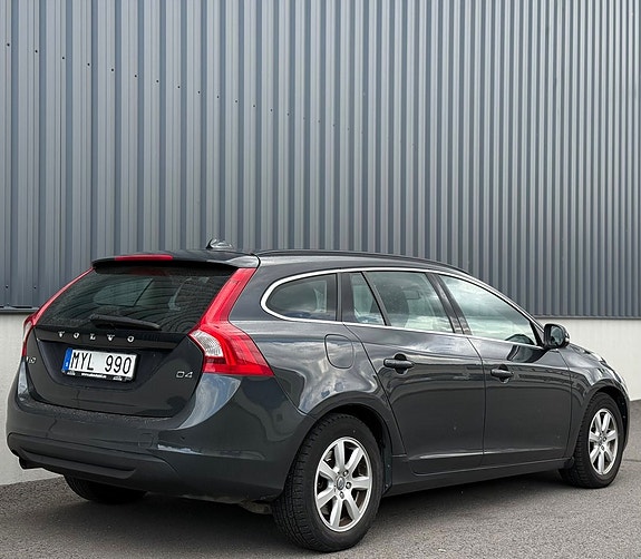 Volvo V60 7 of 13