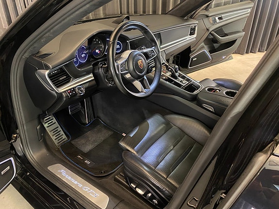 Porsche Panamera GTS 19 of 30