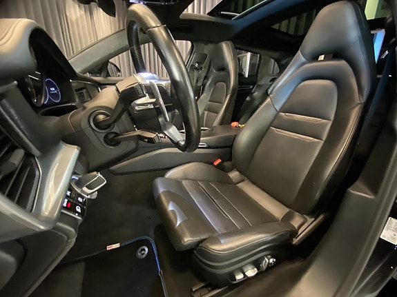 Porsche Panamera GTS 7 of 30