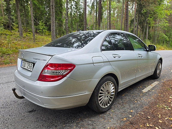 Mercedes-Benz C200 7 of 30