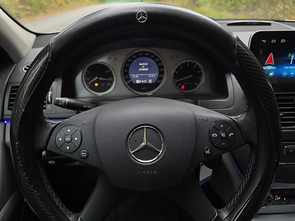 Mercedes-Benz C200 13 of 30