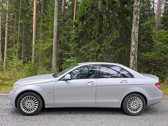 Mercedes-Benz C200 4 of 30