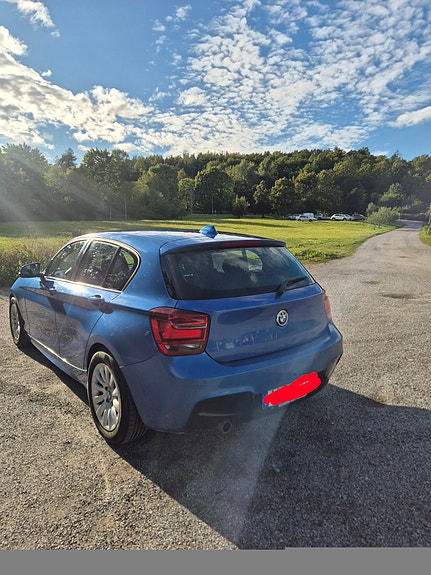 BMW 118d 4 of 12