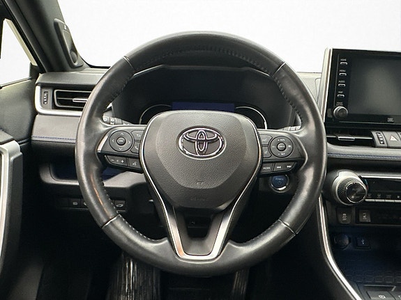 Toyota RAV4 16 of 30