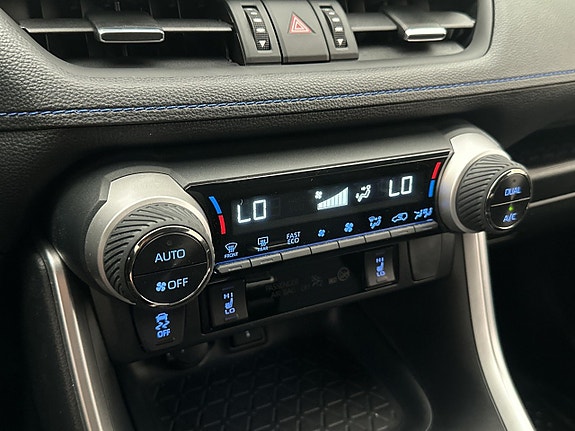 Toyota RAV4 27 of 30