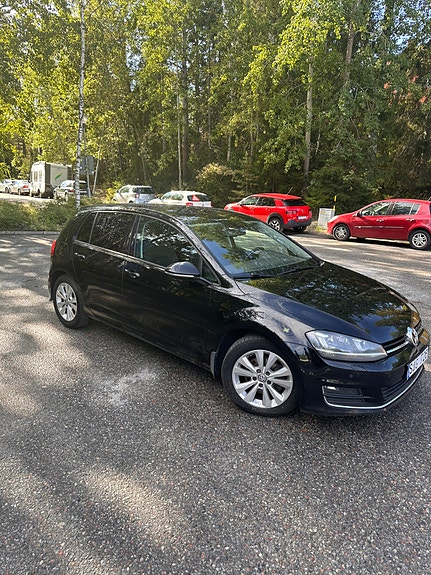 Volkswagen Golf VII 3 of 15