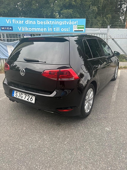 Volkswagen Golf VII 8 of 15