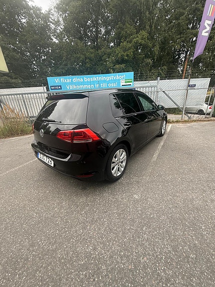 Volkswagen Golf VII 7 of 15