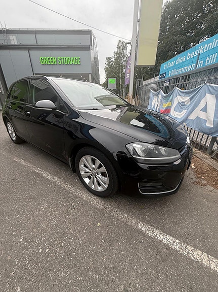 Volkswagen Golf VII 10 of 15