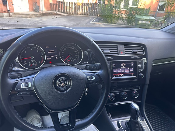 Volkswagen Golf VII 12 of 15