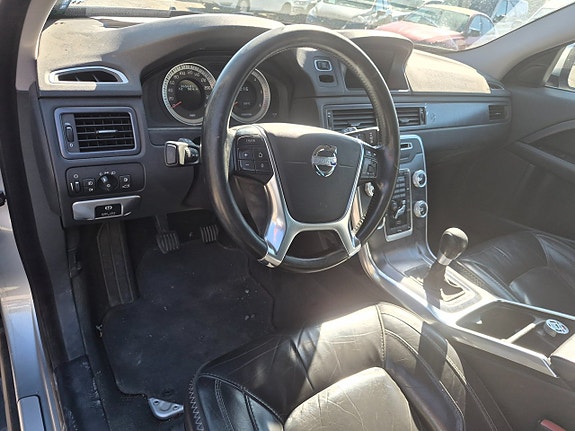 Volvo XC70 8 of 16