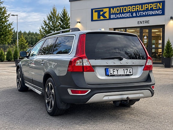 Volvo XC70 4 of 16