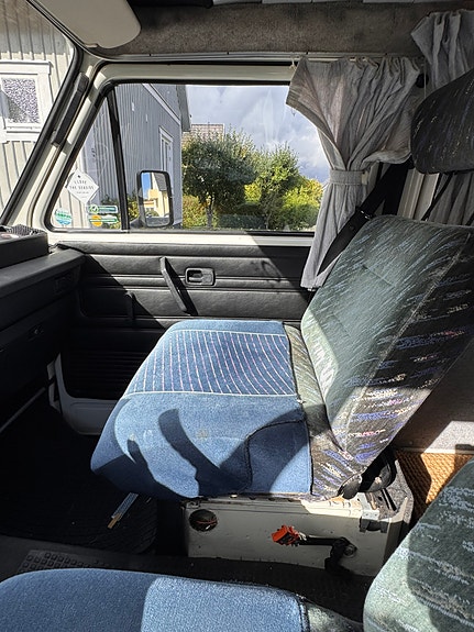 Volkswagen Transporter Campmobil 11 of 16