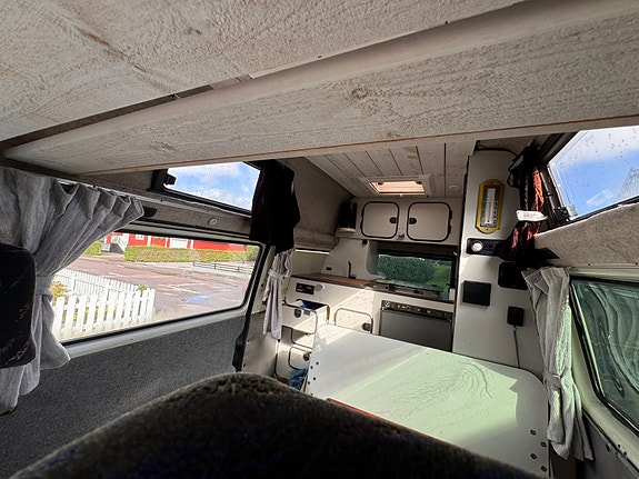 Volkswagen Transporter Campmobil 15 of 16