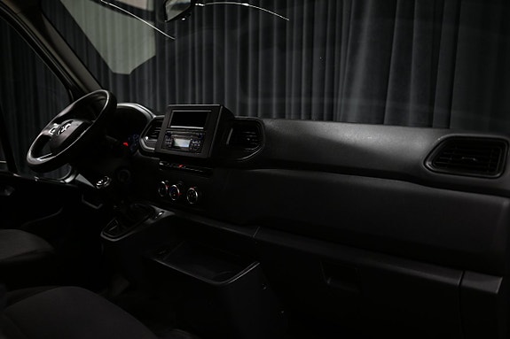 Renault Master 22 of 24