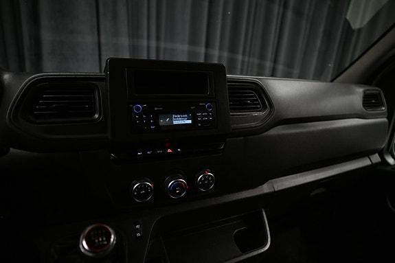 Renault Master 21 of 24
