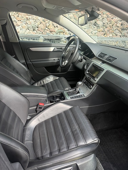 Volkswagen Passat 4 of 6