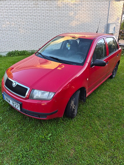 Skoda Fabia 2 of 8