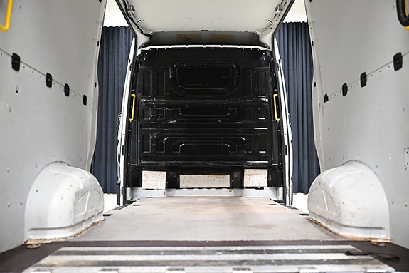 Volkswagen Crafter 9 of 30