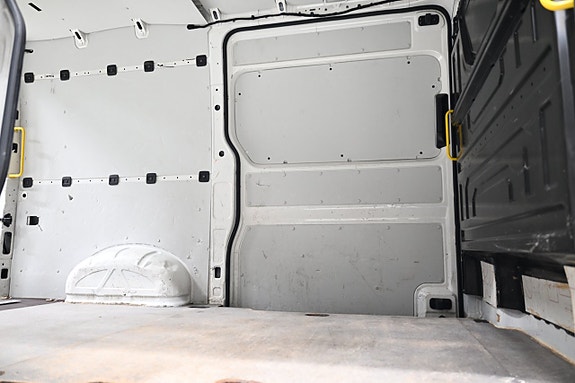 Volkswagen Crafter 11 of 30