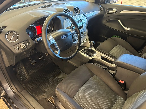 Ford Mondeo 5 of 10