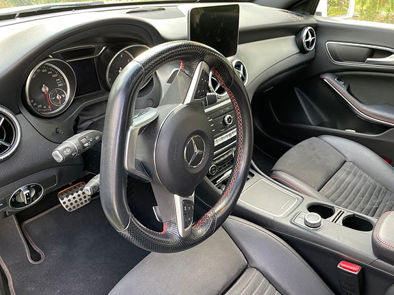 Mercedes-Benz CLA200 5 of 9