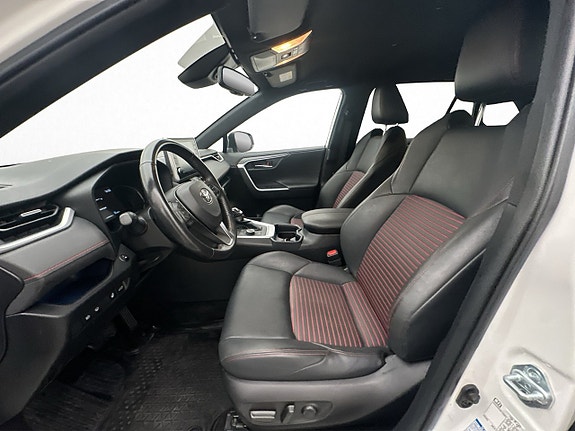 Toyota RAV4 11 of 30
