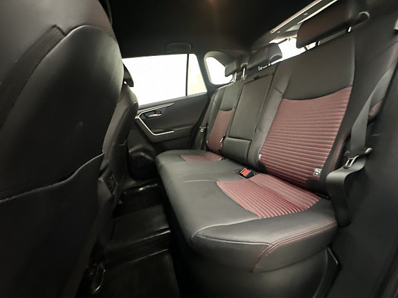 Toyota RAV4 24 of 30