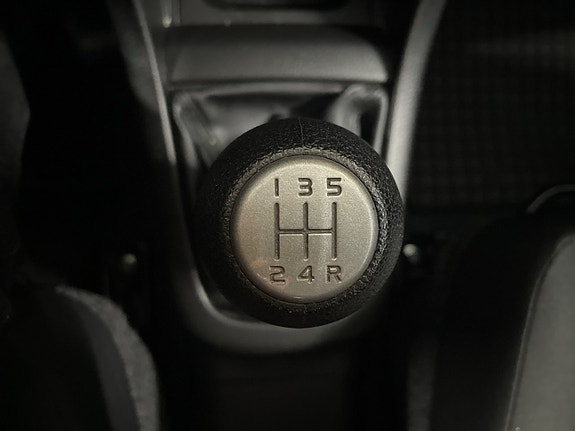 Suzuki Swift 13 of 15