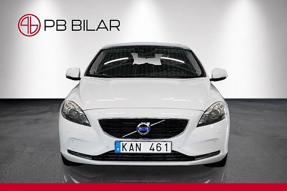 Volvo V40 3 of 23