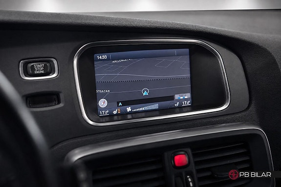 Volvo V40 17 of 23