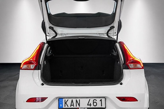 Volvo V40 6 of 23