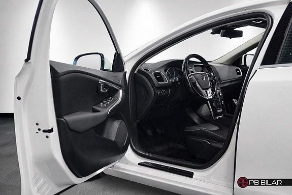 Volvo V40 9 of 23