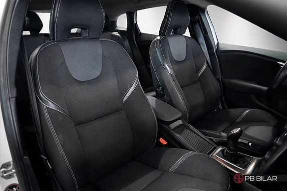 Volvo V40 13 of 23