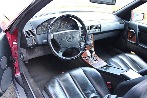 Mercedes-Benz 500 SL 9 of 18