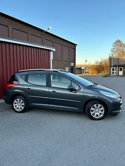 Peugeot 207 SW 3 of 14