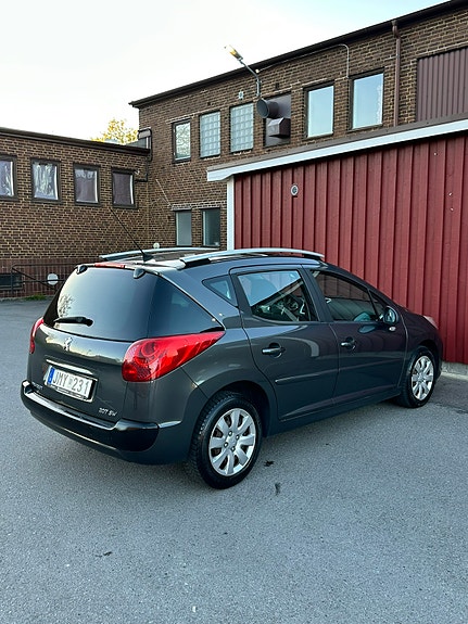 Peugeot 207 SW 4 of 14