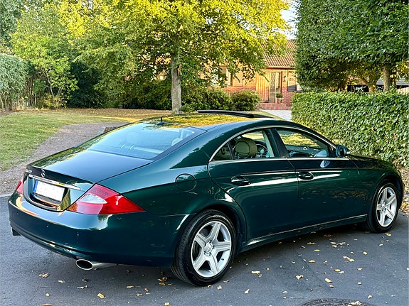 Mercedes-Benz CLS500 4 of 6