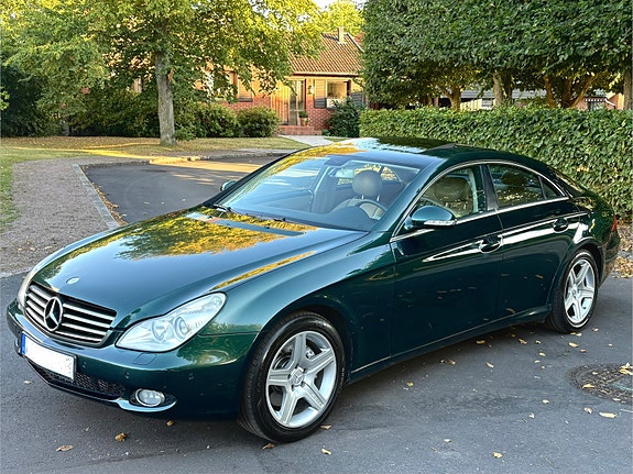 Mercedes-Benz CLS500 3 of 6
