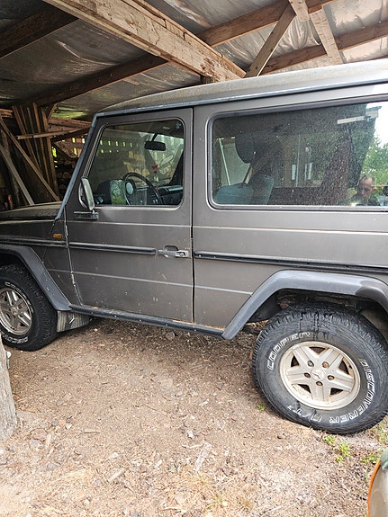 Mercedes-Benz 300 GD 3 of 4