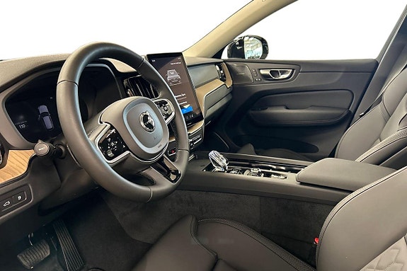 Volvo XC60 14 of 30