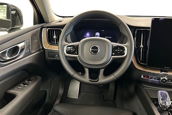 Volvo XC60 11 of 30